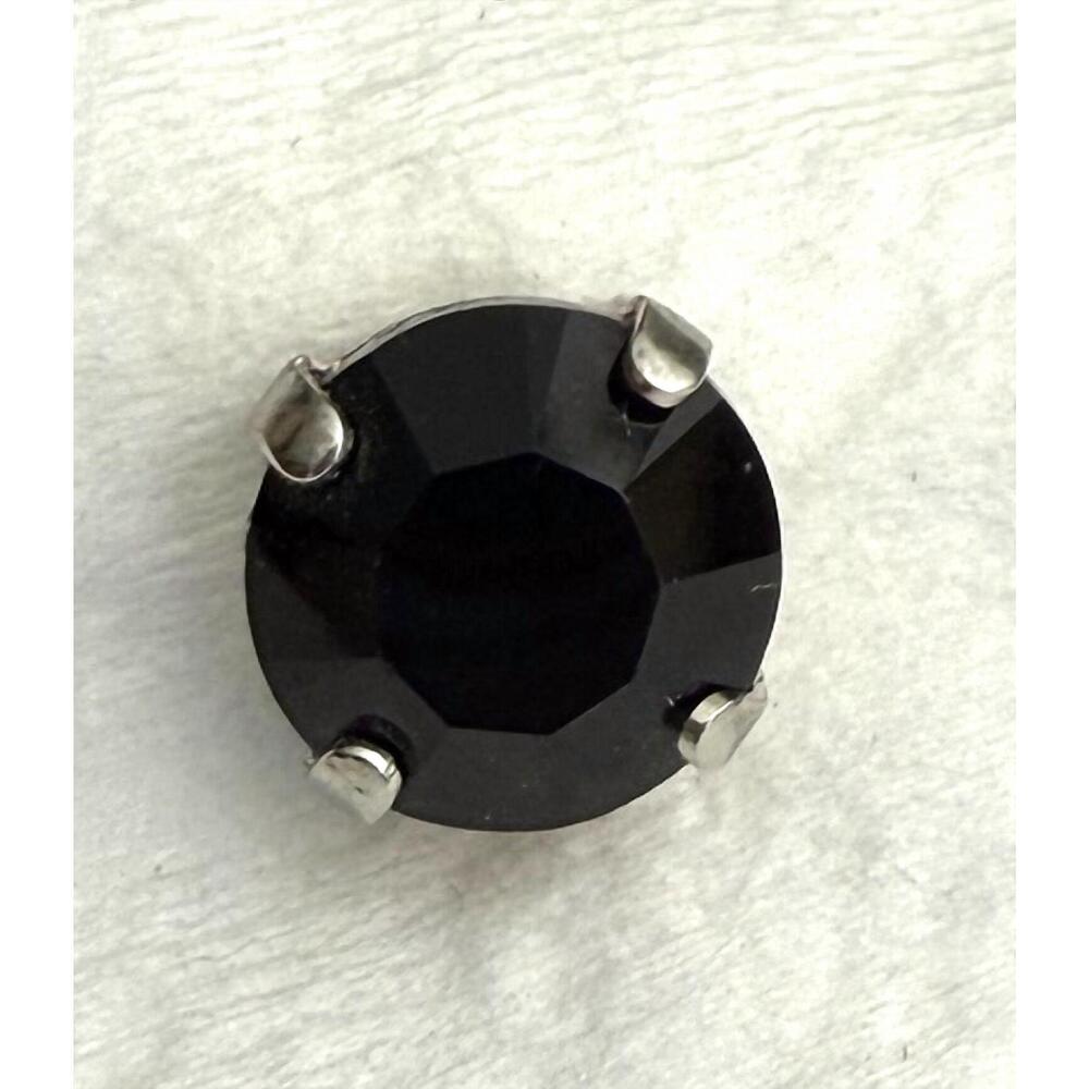 NEW MARIANA women's studs earrings in black